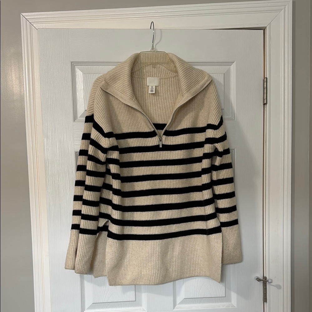 H&M Oversized Striped Black and Cream Women's Sweater
